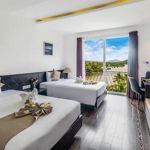 Premier Twin Room Pool River View